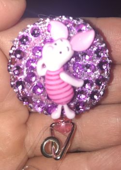 Retractable badge reel