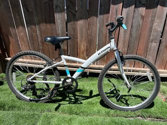 B’Twin Bike 24”