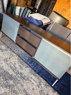 Tobo TV Stand in Cappuccino (W67"D20"H26")