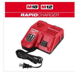 Milwaukee Bucks charger M 18 M2