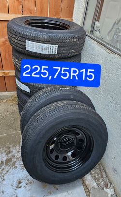 NEW TRAILER TIRE 6 LUGS,225/75R15
SALE TIRE AND WHEEL EACH FOR SALE TOGHETER,ESPECIAL FOR TRAILERS ONLY FOR ANY QUESTION TEXT ME PLEASE HABLO ESPAÑOL