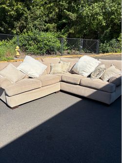 Clean Beige Sectional Sofa w/ Pillows