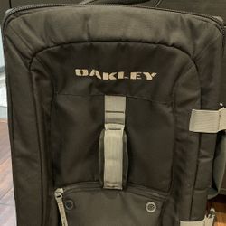 OAKLEY MALETA PEQUEÑA 24X7 