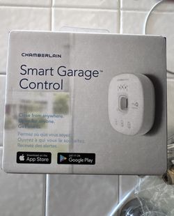 CHAMBERLAIN Smart Garage Control - Wireless Garage Hub and Sensor with Wifi & Bluetooth - Smartphone Controlled, myQ-G0401-ES, White