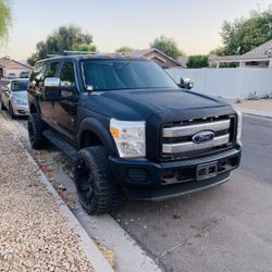2000 Ford Excursión  No Parts