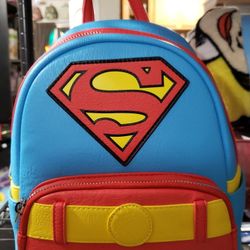 🎄☃️Superman Loungefly BackPack 85$ 🎄🎅