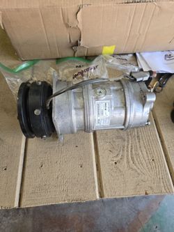 1968 camaro AC compressor  and ecsesories