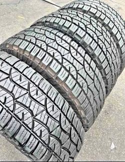 275/70R18 All Terrain LT marca Cooper. Brand tires SET OF (4) 🚙 🛣️ en excelentes condiciones 80% life .