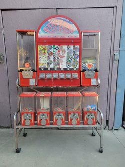 VENDING MACHINES AND CRANE MACHINES