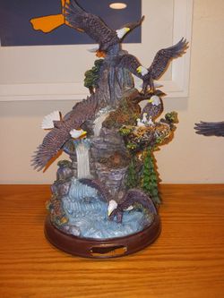 Bradford Exchange Mountaintop Majesty  Masterpiece Sculpture Limited edition