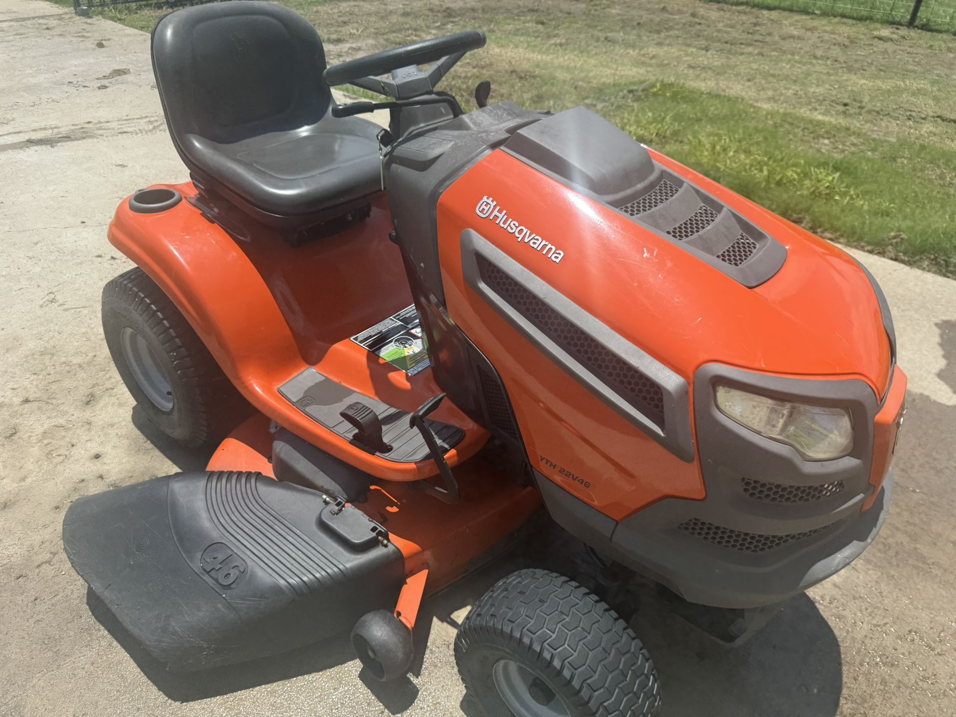 Husqvana YTH 22v46