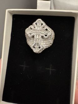 Iced Cross Large Men’s Ring 