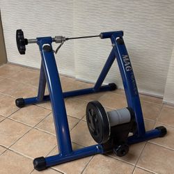 Bicycle training stand