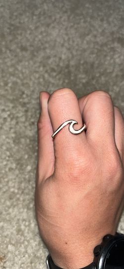 Pura Vida rose gold Wave Ring