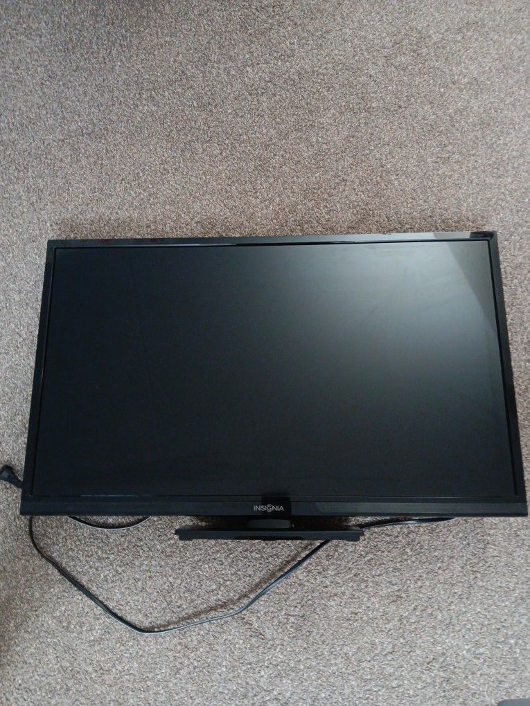 INSIGNIA TV 32 INCH