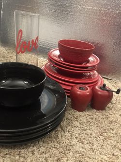 Box Of Dishware: Plates/ Bowls 