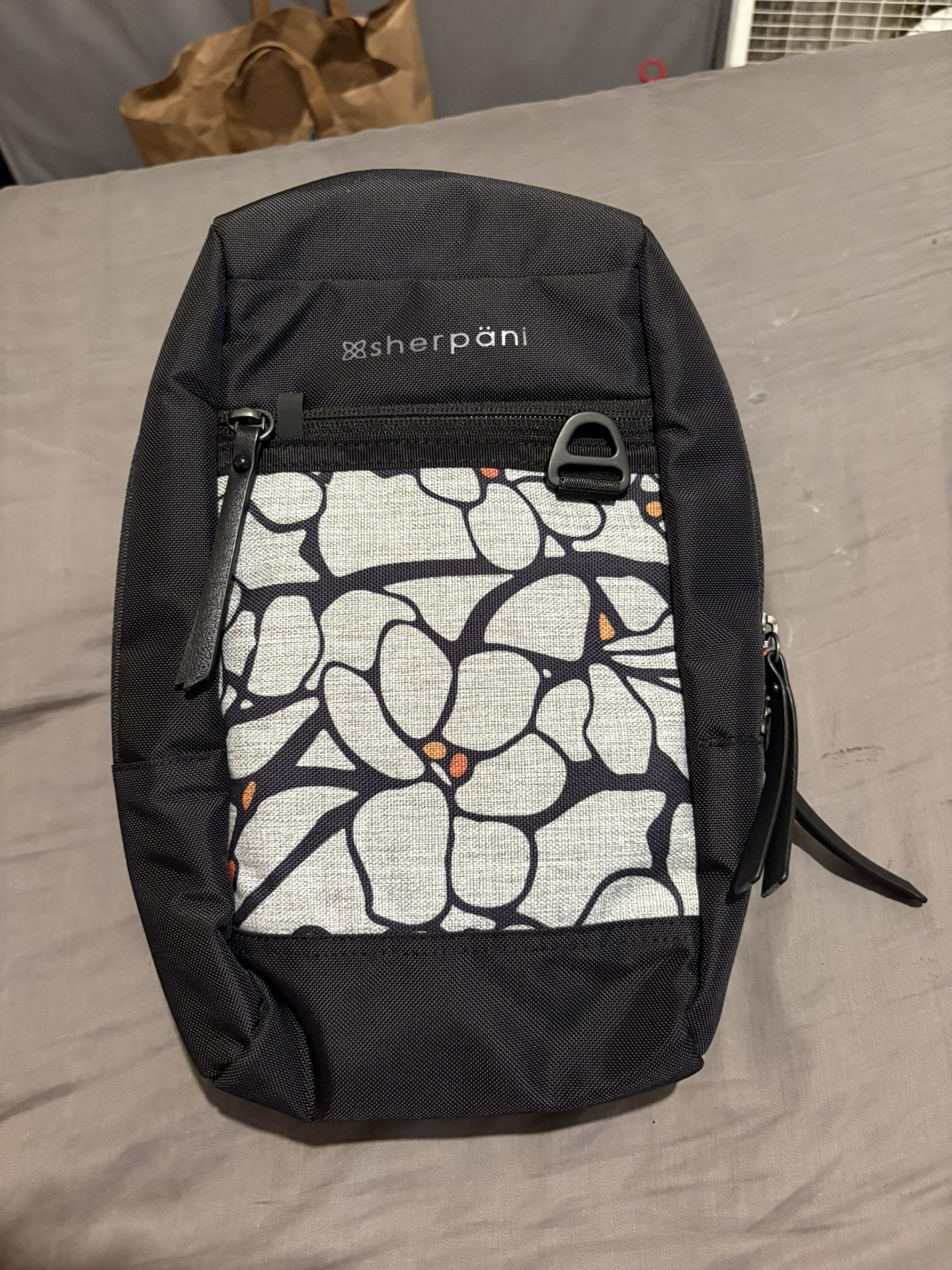 (Brand New) Sherpani Metro AT Convertible Travel Sling sakura