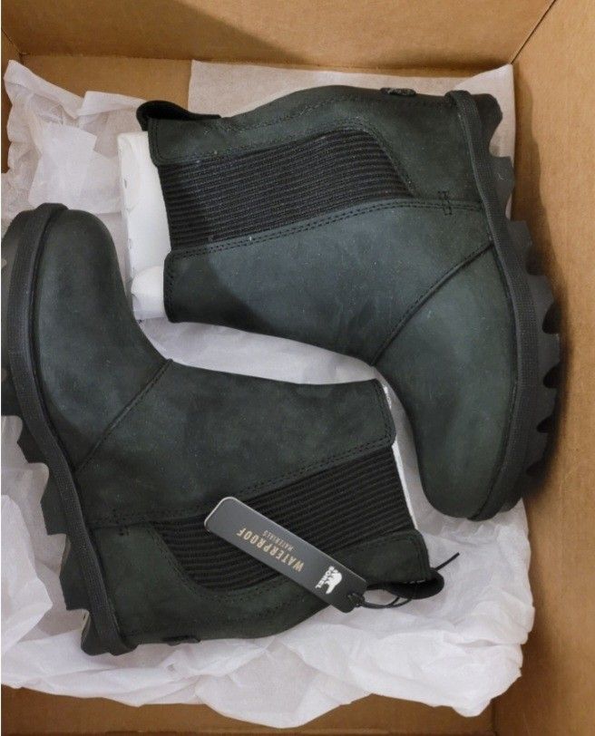 Size 5.5 SOREL BOOTS