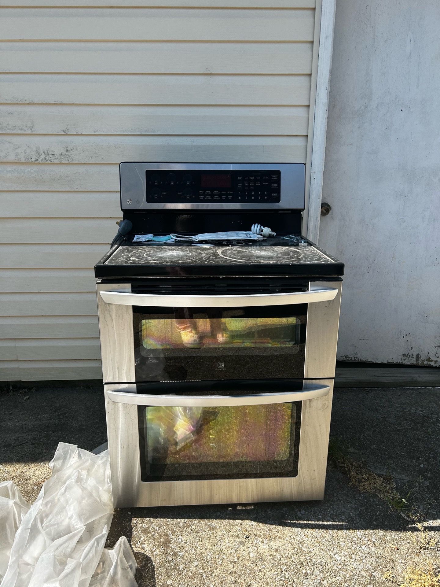 Double oven stove pending pick up
