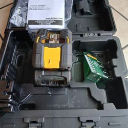 Laser Dwalt  