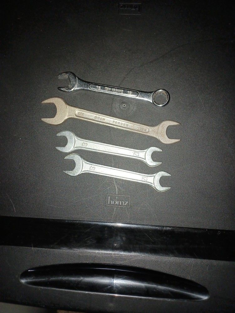 ASSORTED OLD WRENCHES