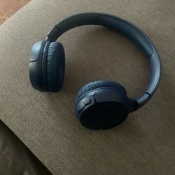 Wireless JBL Headphones 