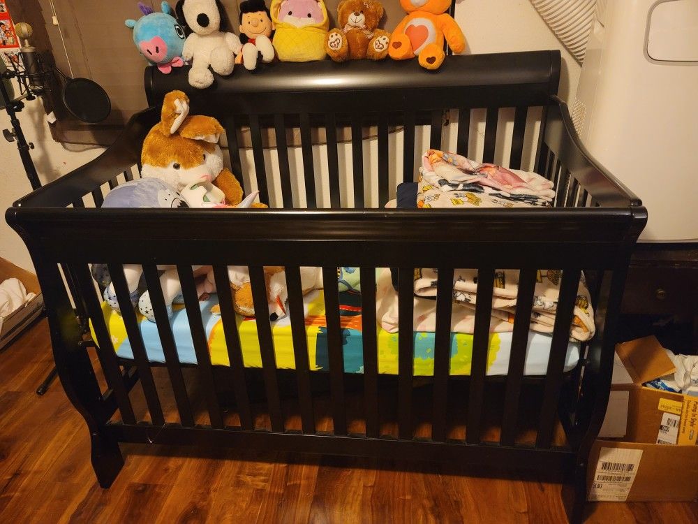 Delta Children Canton in Crib