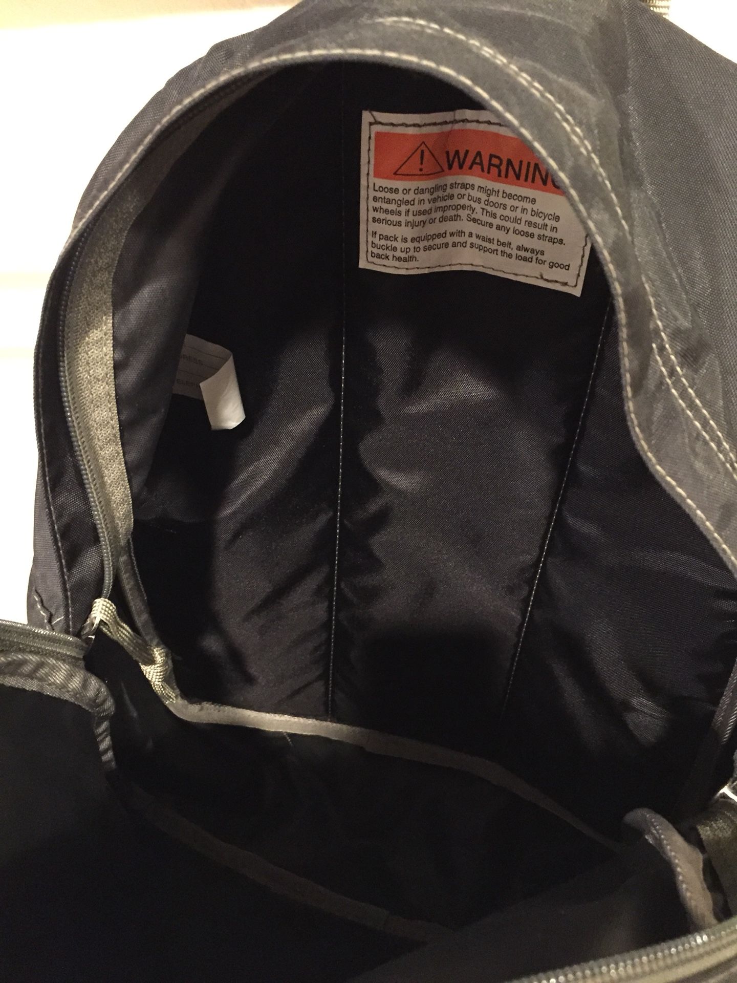 L.L. Bean 7 zipper backpack in color dark blue for Sale in Sacramento, CA -  OfferUp