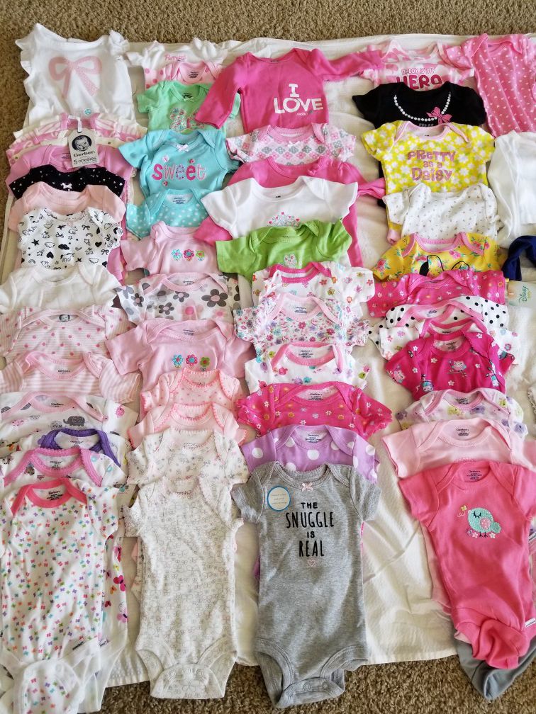 Tons of infant clothes for sale. Never used.