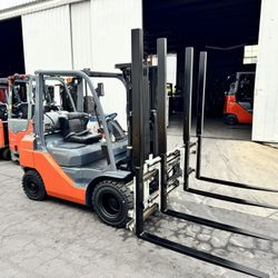 TOYOTA ALL TERRAIN PROPANE FORKLIFT 