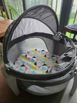 Portable Baby Bassinet with Canopy