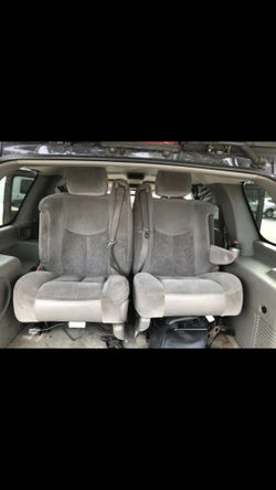 2000-2006 Chevy Tahoe parts Silverado GMC Yukon Driver and passenger seat