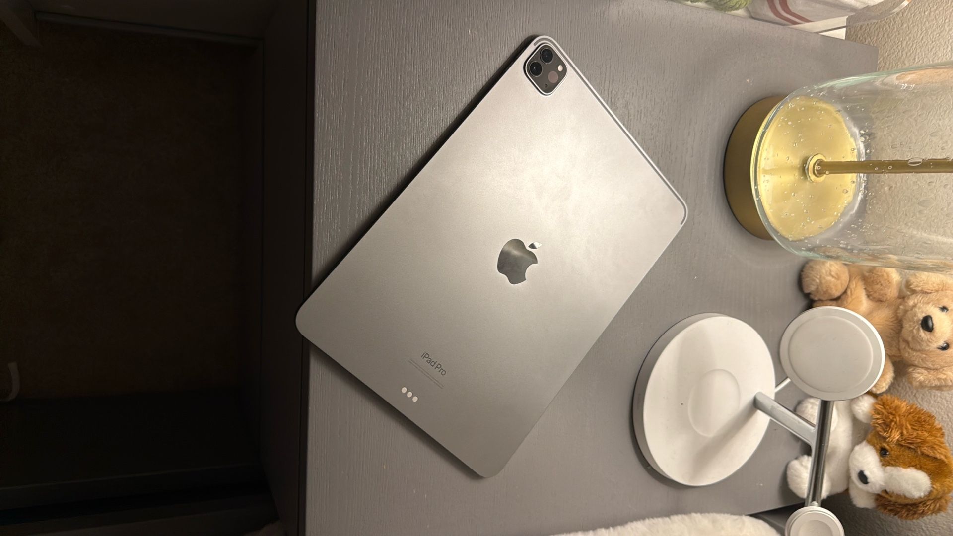 Ipad pro M2 in excellent condition price negotiable