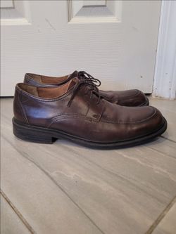 Mens Bostonian brown leather dress shoes