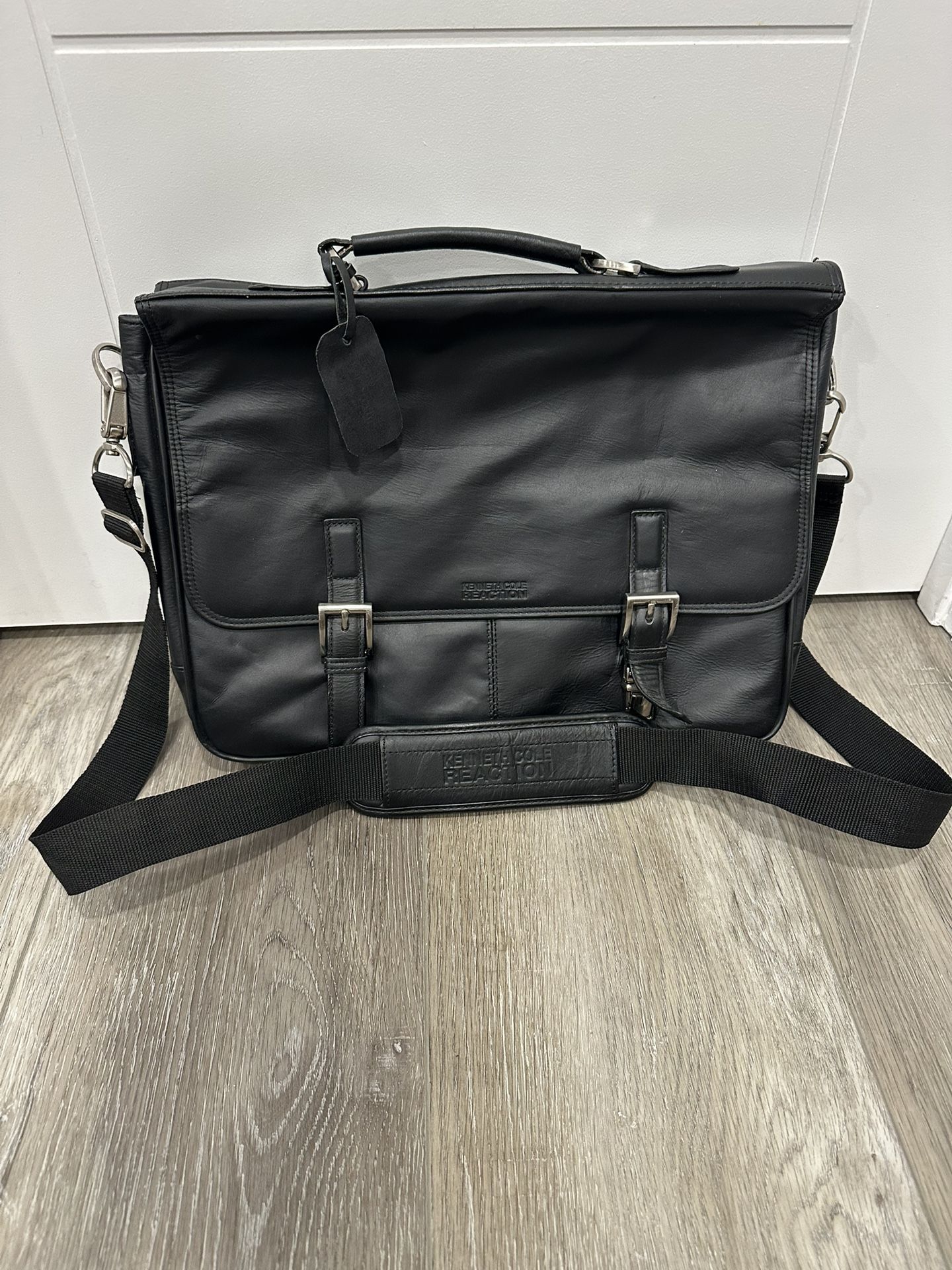 Kenneth Cole Reaction Business Leather Black Messenger Briefcase Satchel