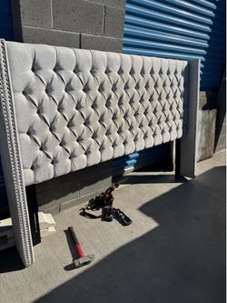 Queen size bedframe $100