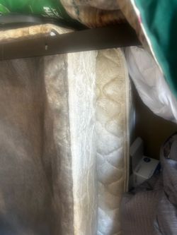 Mattress and boxspring queen, Free