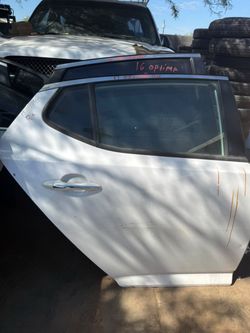 2016 / 2020 Kia optima rear passenger side door RH w/o sunshade; R.
