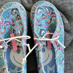 Light Shoe Girl Size 11