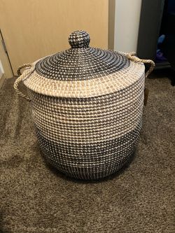 World Market Handwoven Basket. New. Never Been Used(See & Click On Pictures)