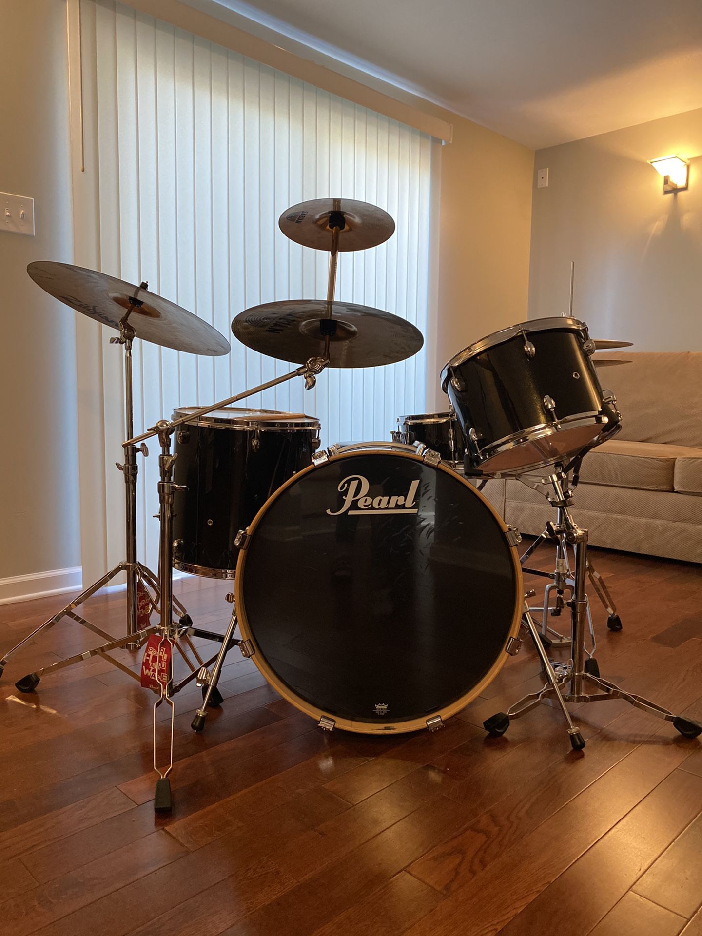 Pearl Export 4 Pc. Drum Set w/ Cymbals And Hardware Included