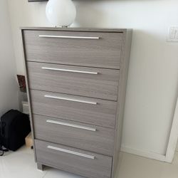 5 Drawers Dresser