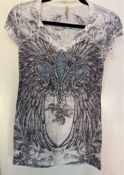 Embellished Fleur-de-Lis Graphic V-Neck Tee