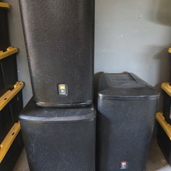2 JBL PRX515 15 in and a PRX518 sub
