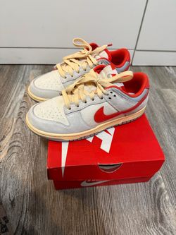 Women nike dunks size 4.5