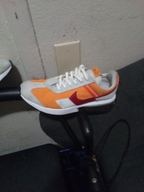 Nike Air Max Pre-Day "Kumquat