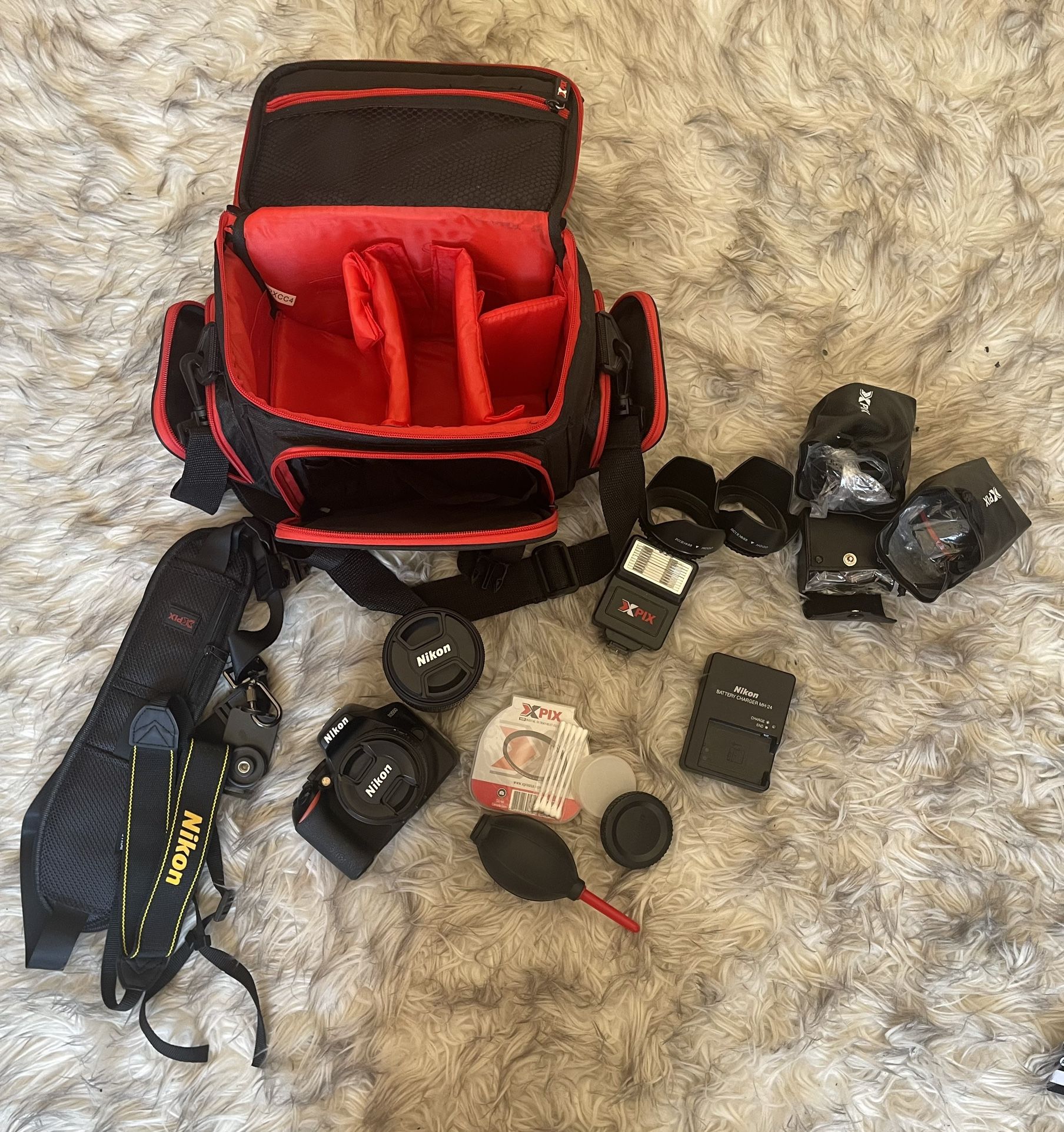 Nikon D3500 DSLR Camera and 70-300mm Lenses de