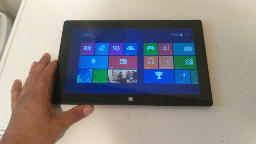 Microsoft tablet Surface 32GB you can play Xbox game in it I'll connect it to a keypad to type no more
