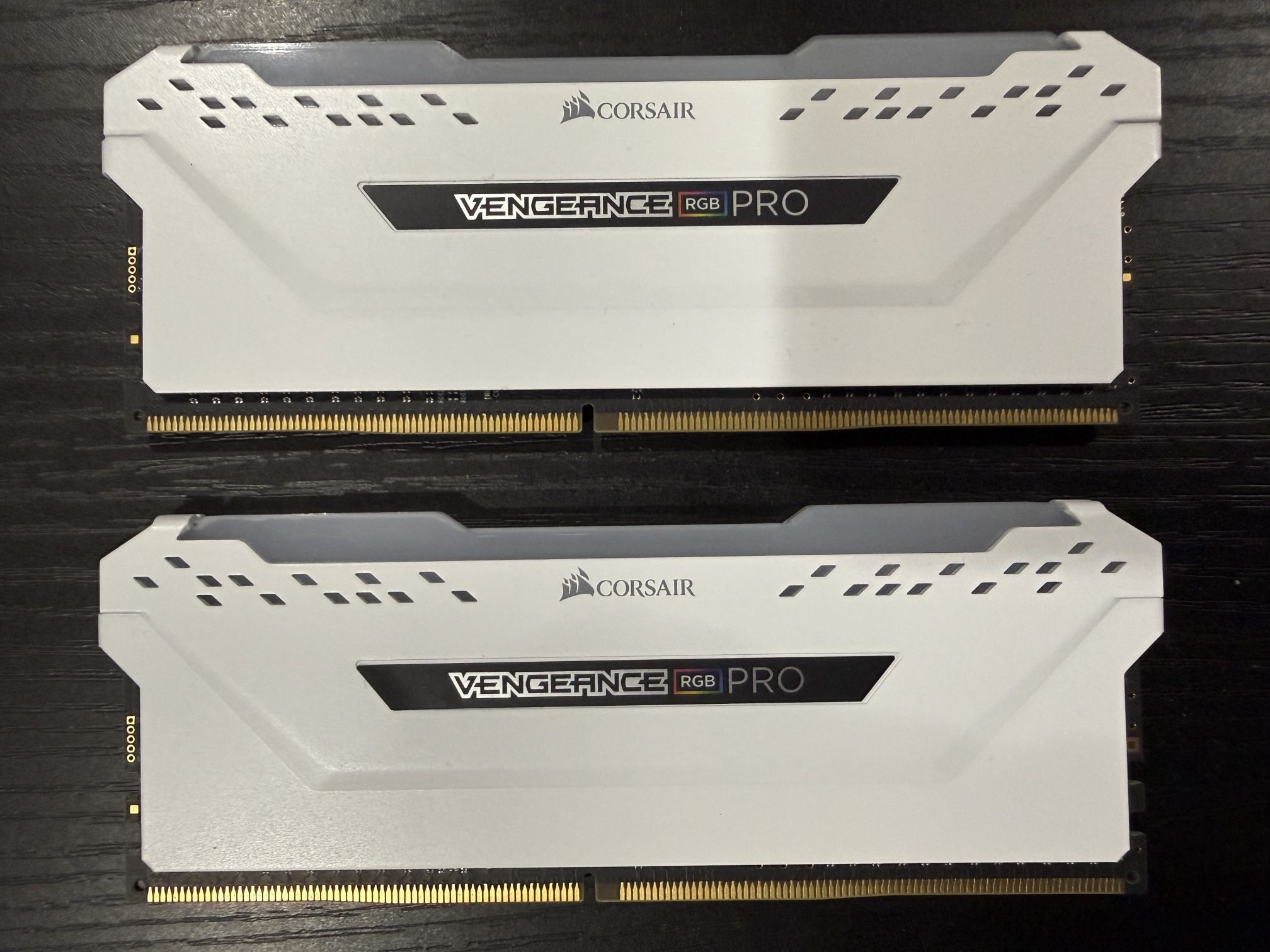 Corsair DDR4 2×8GB RAM with RGB
