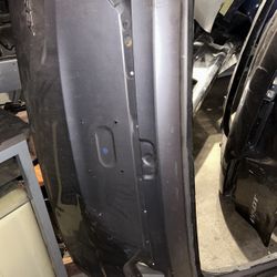 2018 2022 Honda Odyssey  Rear Liftgate Trunk Hatch Lid Shell Silver color  OEM 